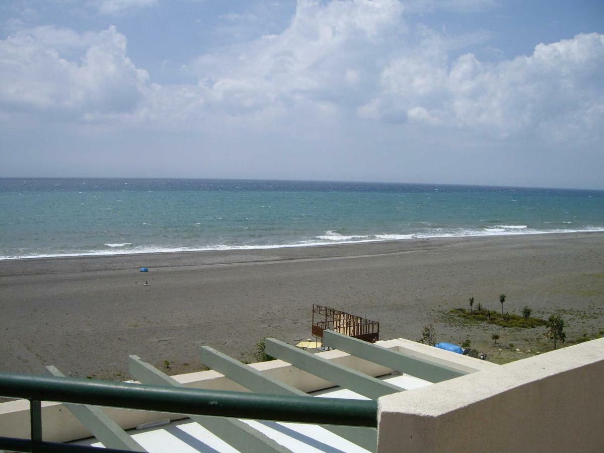 Exclusivo Atico En Primera Linea De Playa Velez Malaga Exterior photo